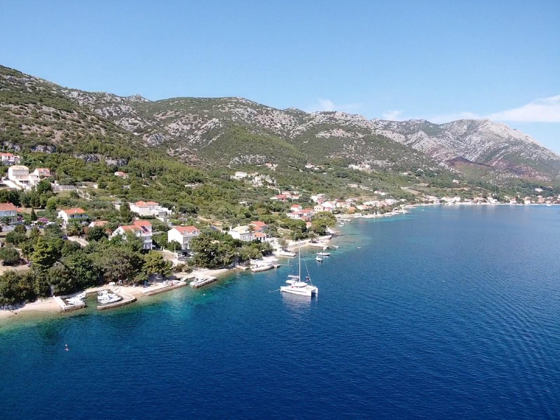 Skutečná fotografie Viganje a okolí.