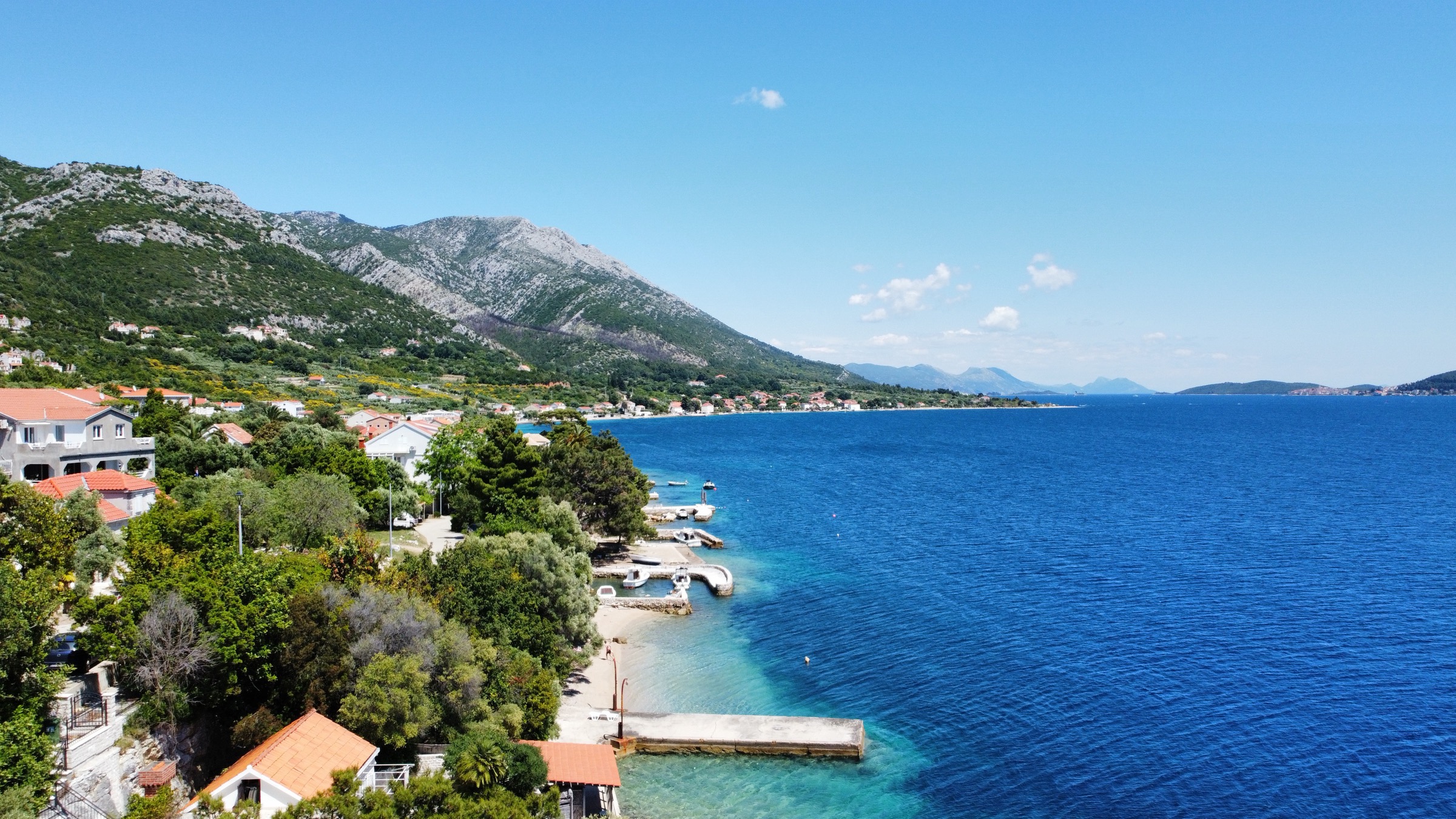 Skutečná fotografie Viganje a okolí.
